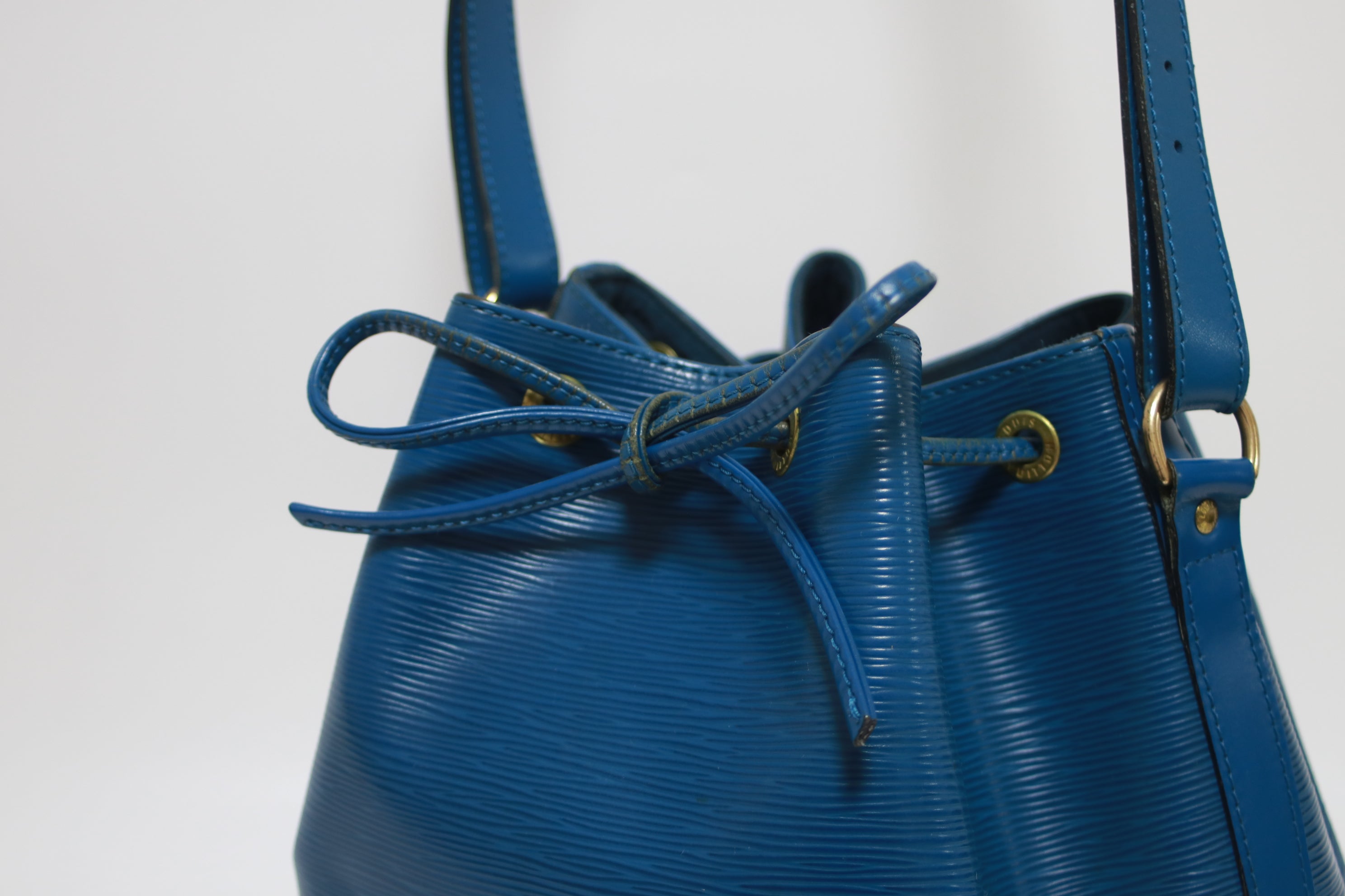 Louis Vuitton Epi Noe PM Soulder Bag Blue Used