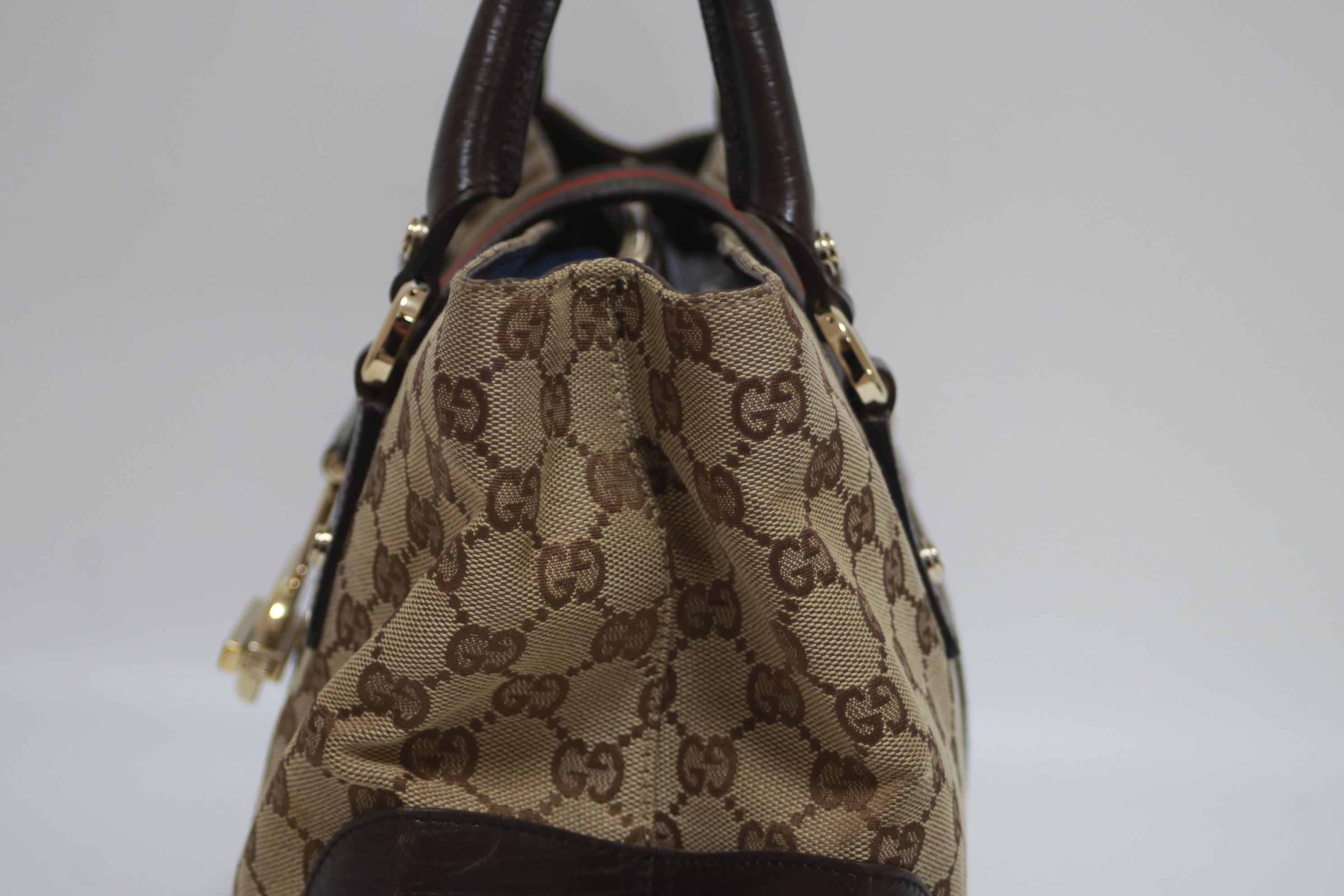 Gucci Web Shoulder Handbag Used (7771)