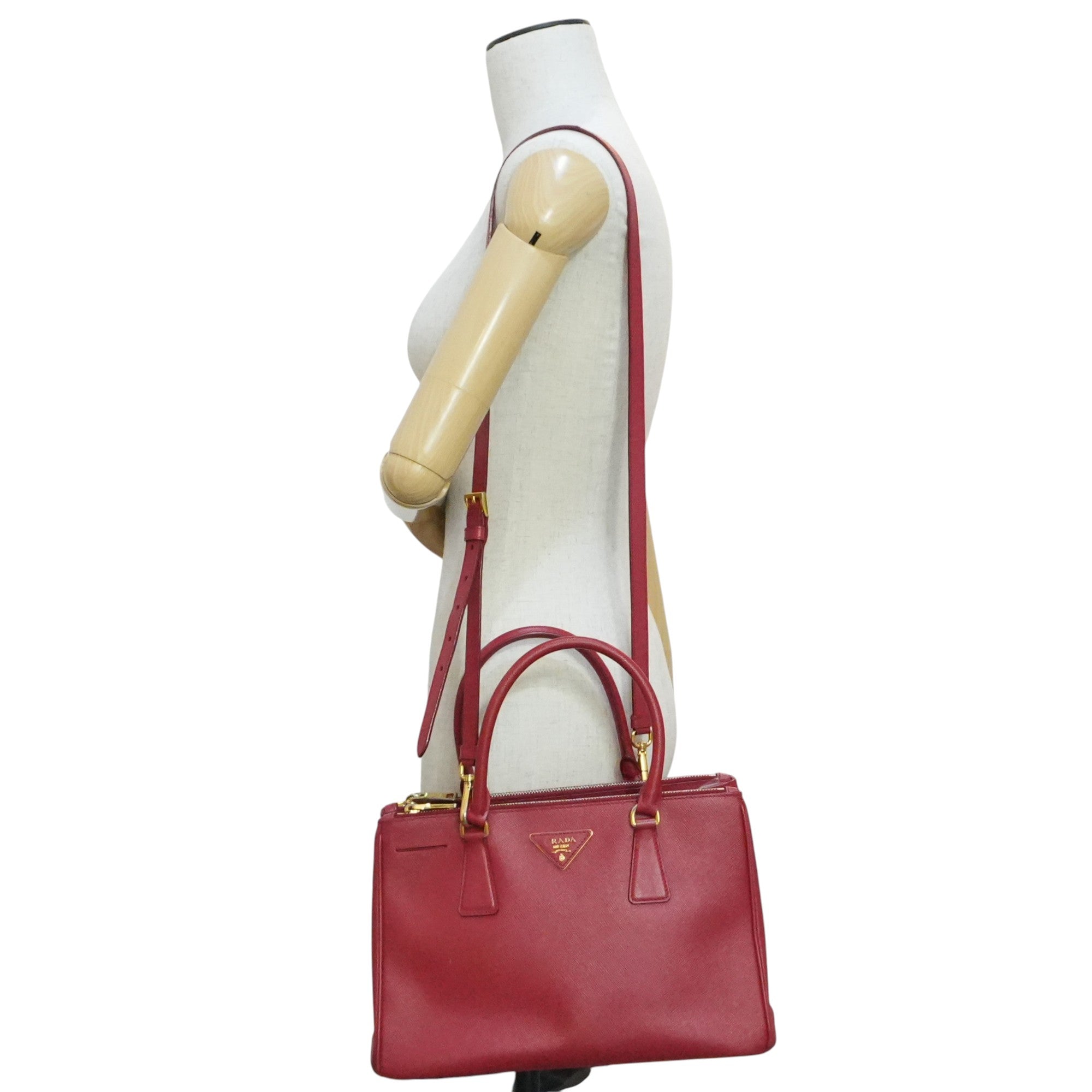Pre-owned Prada Saffiano Lux Two Way Shoulder Bag Red