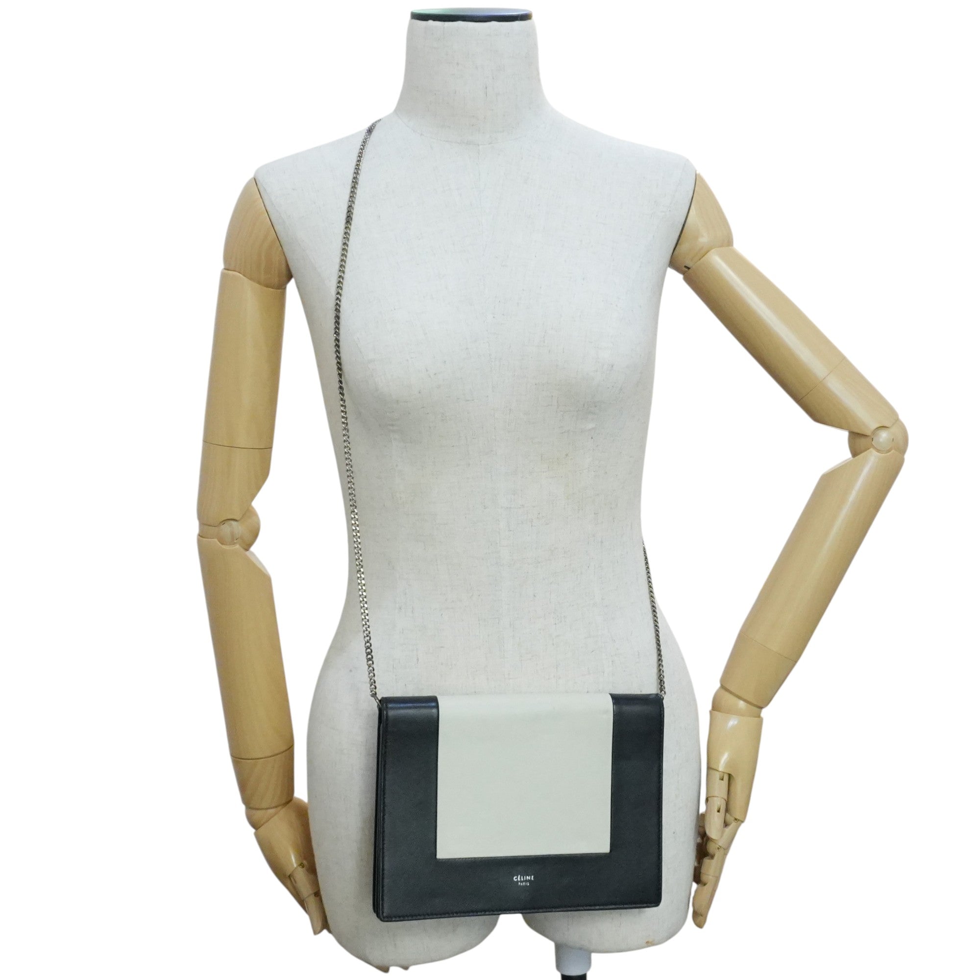 Pre-owned Celine Chain Shoulder Bag Black and White