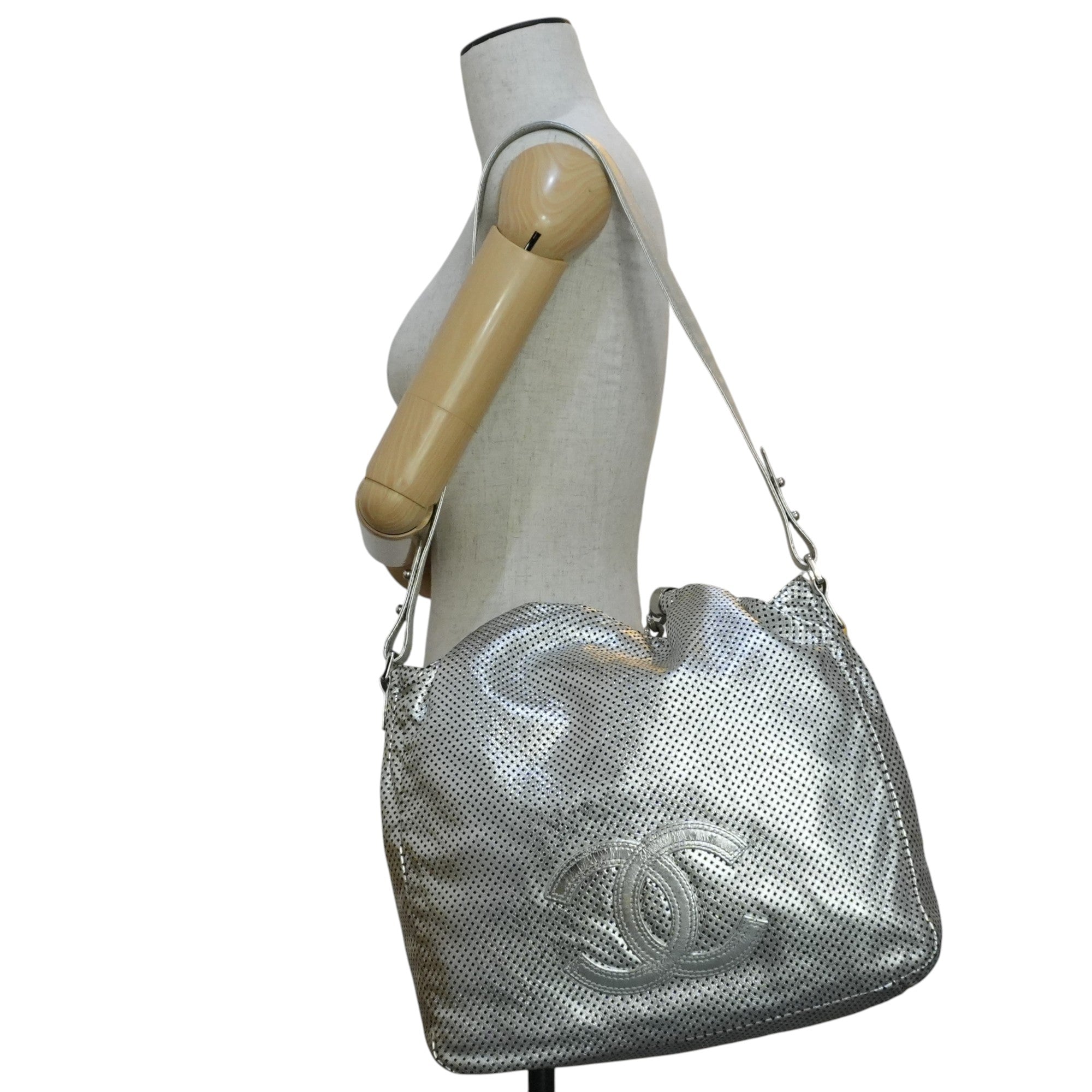 Pre-owned Chanel Rodeo Drive Hobo Tote Bag Metallic Silver