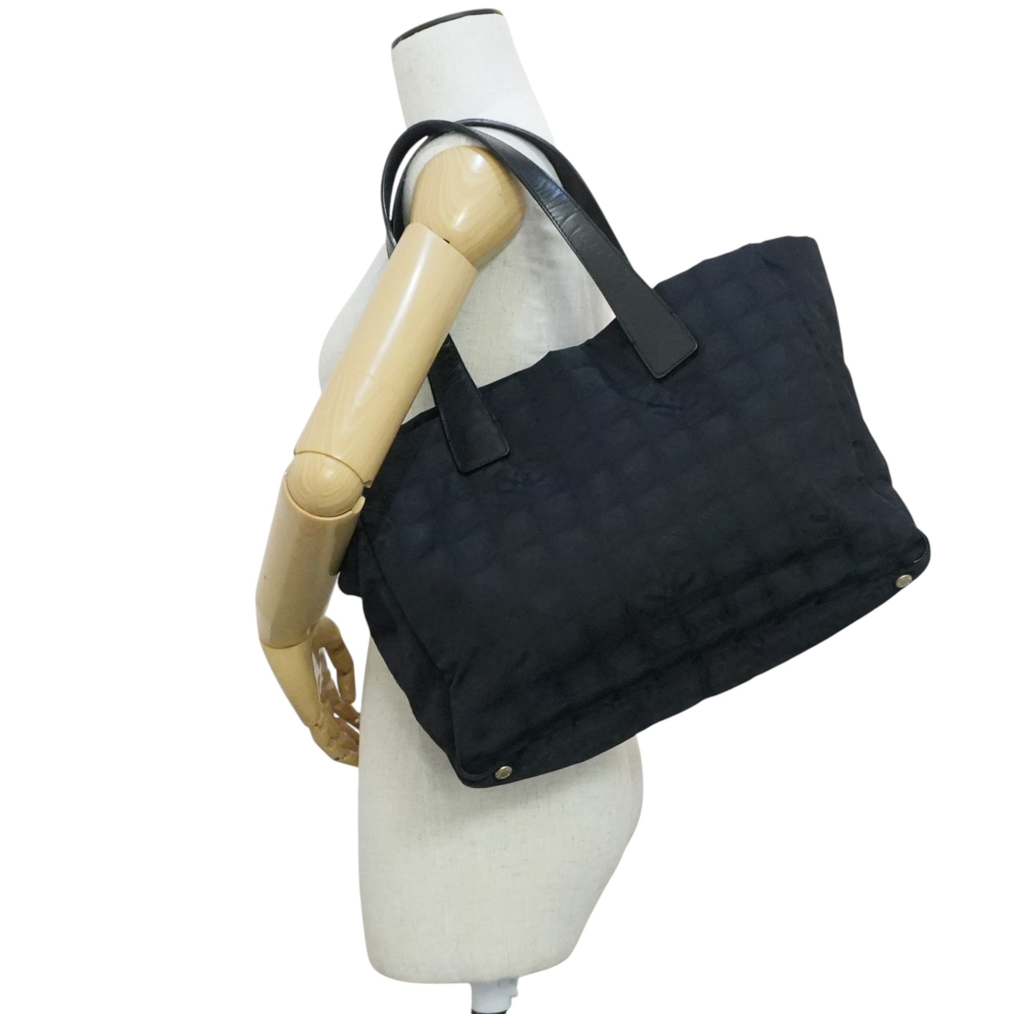 Pre-owned Chanel New Travel Line Tote Bag Black