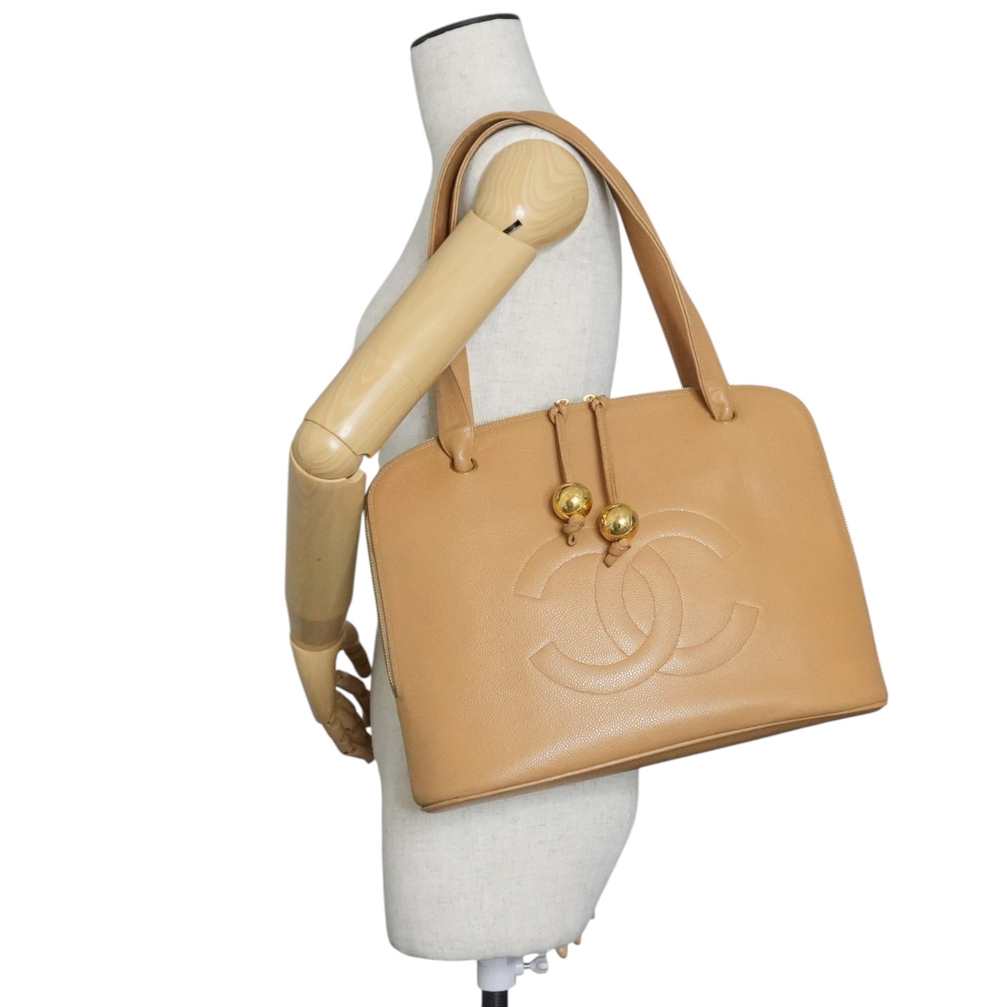 Pre-owned Chanel Caviar Skin Leather Ball Tote Bag Beige