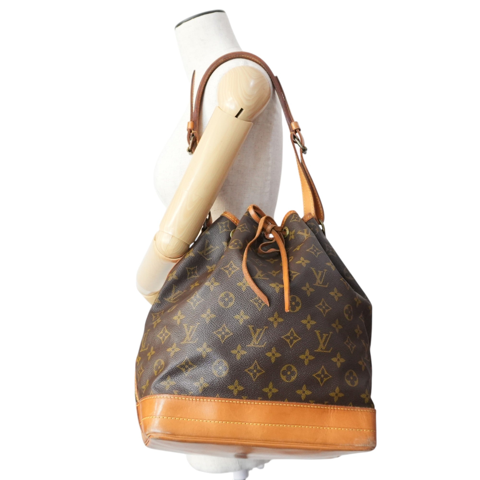 Louis Vuitton Monogram Noe Bucket Shoulder Bag Used
