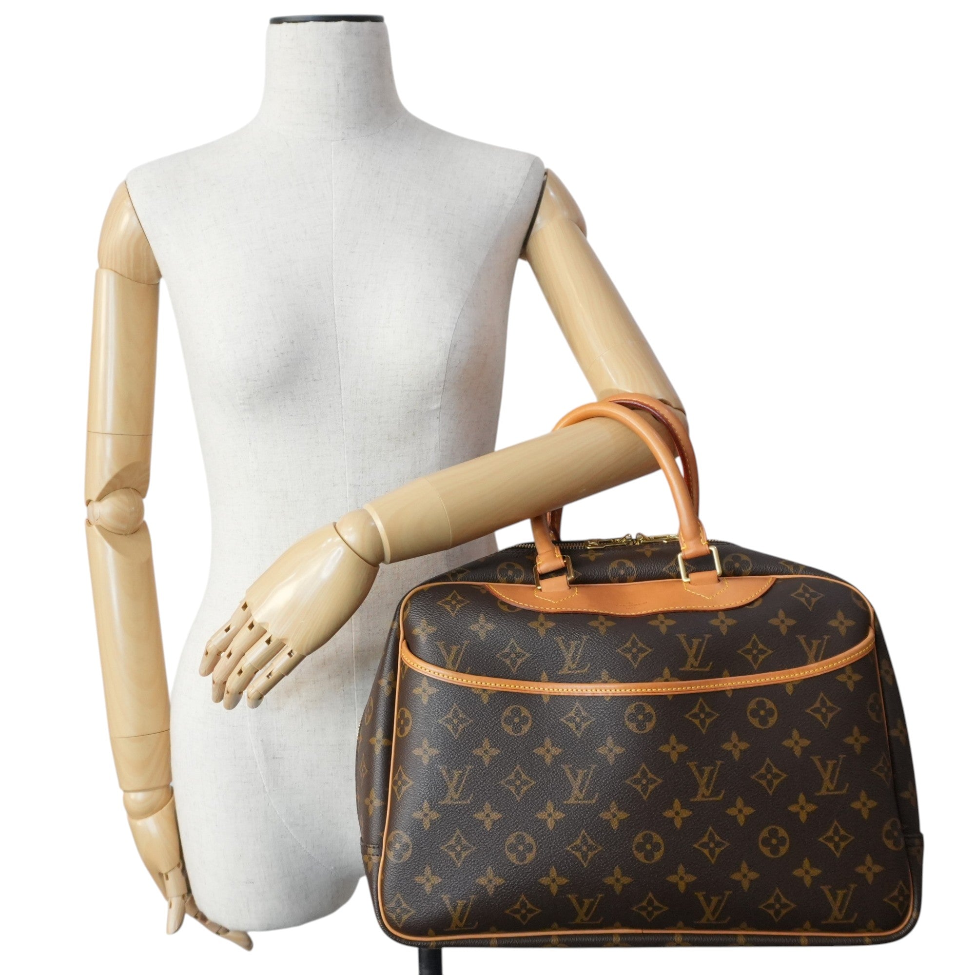 Louis Vuitton Monogram Deauville Handbag Used